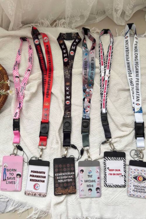 SET BJ CARD HOLDER&LANYARD -VERTICAL