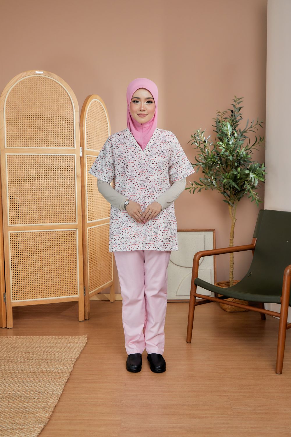 BAJU SCRUB HELLO KITTY (BAJU SAHAJA)
