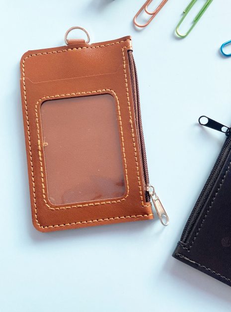 Double Pocket Card Holder Vertical With Zip-Brown