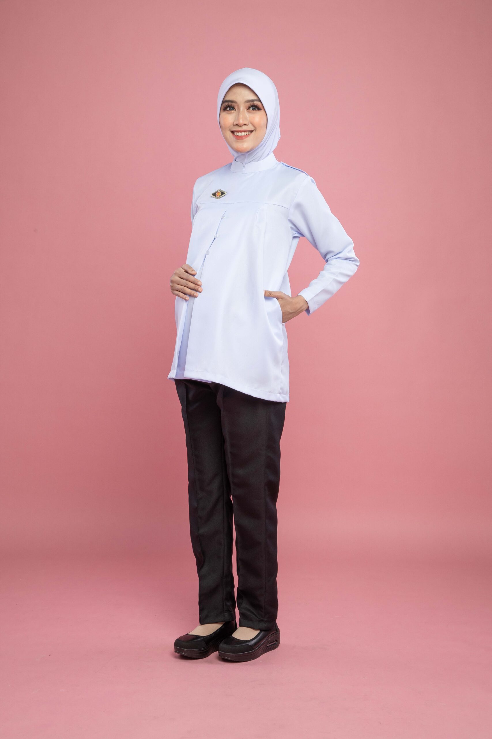 PENOLONG PEGAWAI PERUBATAN (PPP) MATERNITY UNIFORM - (ONE SET TOP & PANT) WHITE