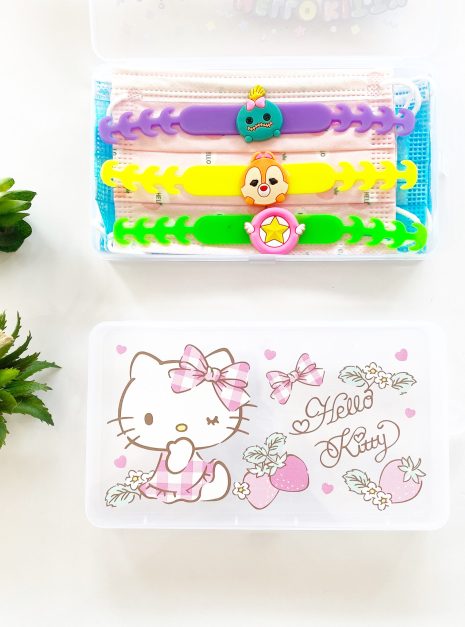 MASK STORAGE CASE - HELLO KITTY STRAWBERRY