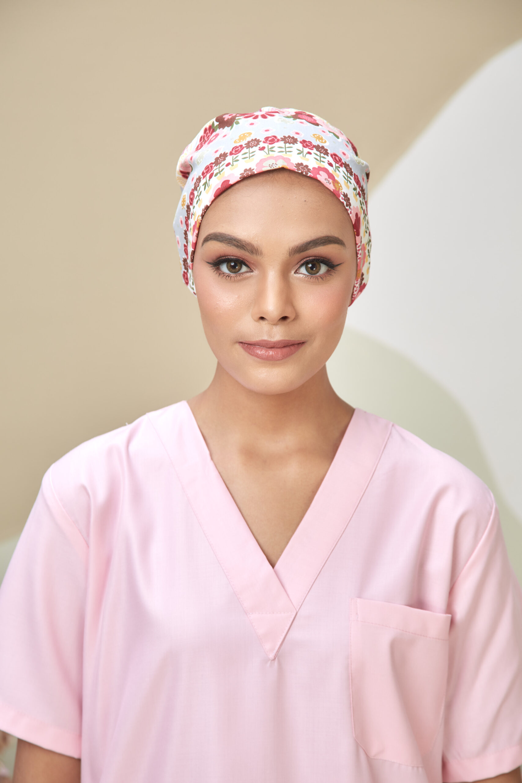 SCRUB CAP - RED FLOWERS