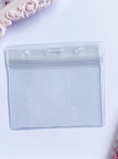TRANSPARENT PLASTIC CARD HOLDER - HORIZONTAL