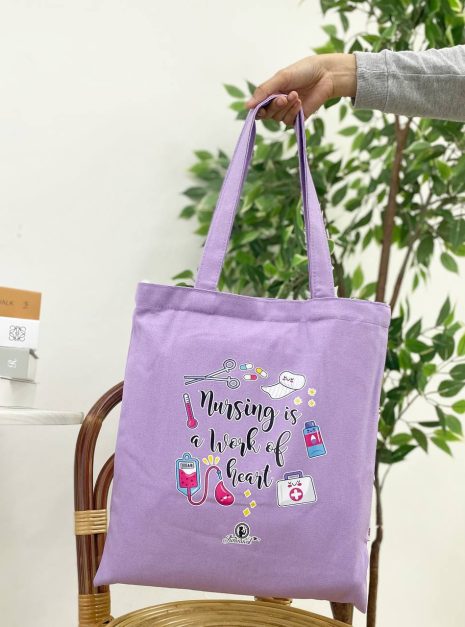 TOTE BAG NURSING IS A WORK OF HEART - LIGHT PURPLE
