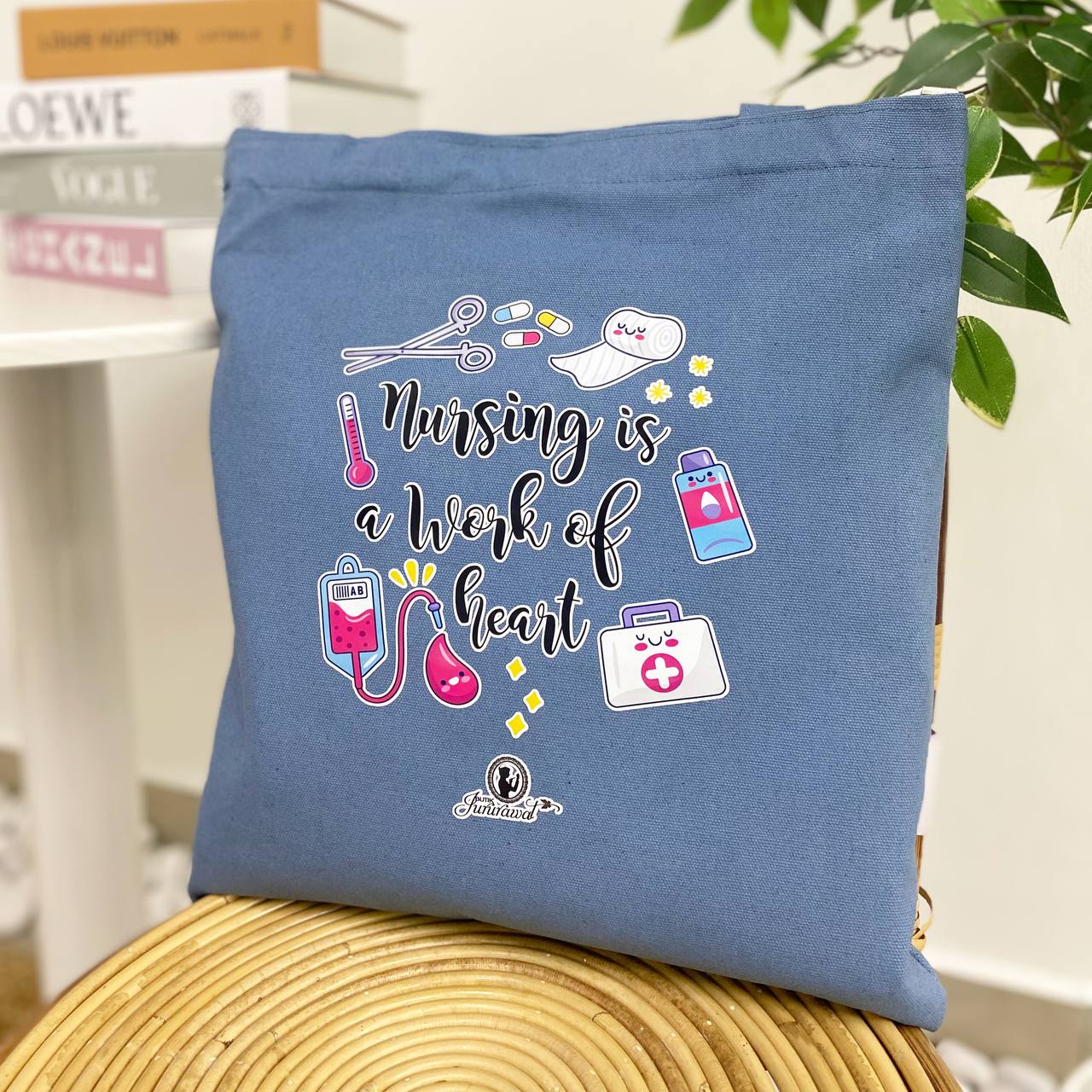 TOTE BAG NURSING IS A WORK OF HEART - LIGHT BLUE