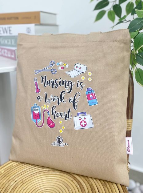 TOTE BAG NURSING IS A WORK OF HEART - NUDE