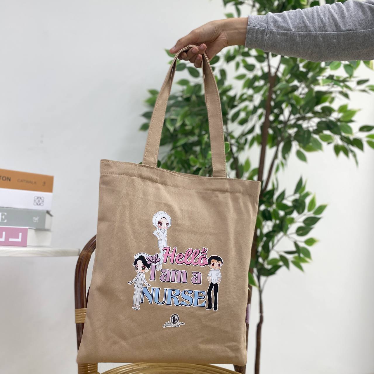 TOTE BAG HELLO I AM NURSE - NUDE