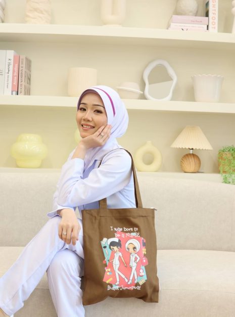 TOTE BAG BORN TO BE A NURSE - BROWN