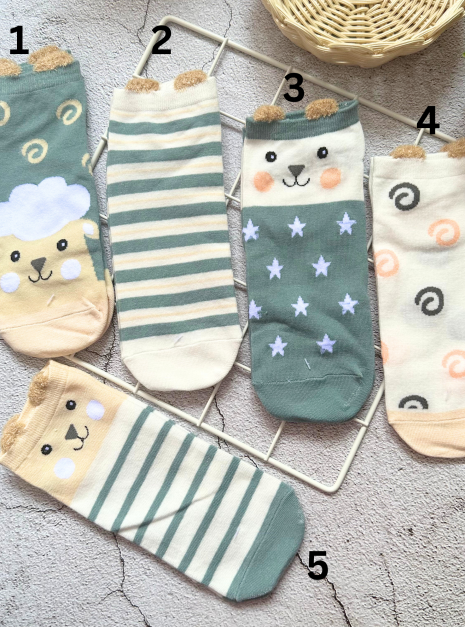 CARTOON ANKLE SOCKS - STRIPE & SWIRL