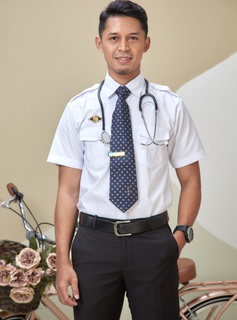 PENOLONG PEGAWAI PERUBATAN MALE TOP - (WHITE)