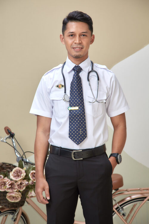 PENOLONG PEGAWAI PERUBATAN MALE TOP - (WHITE)