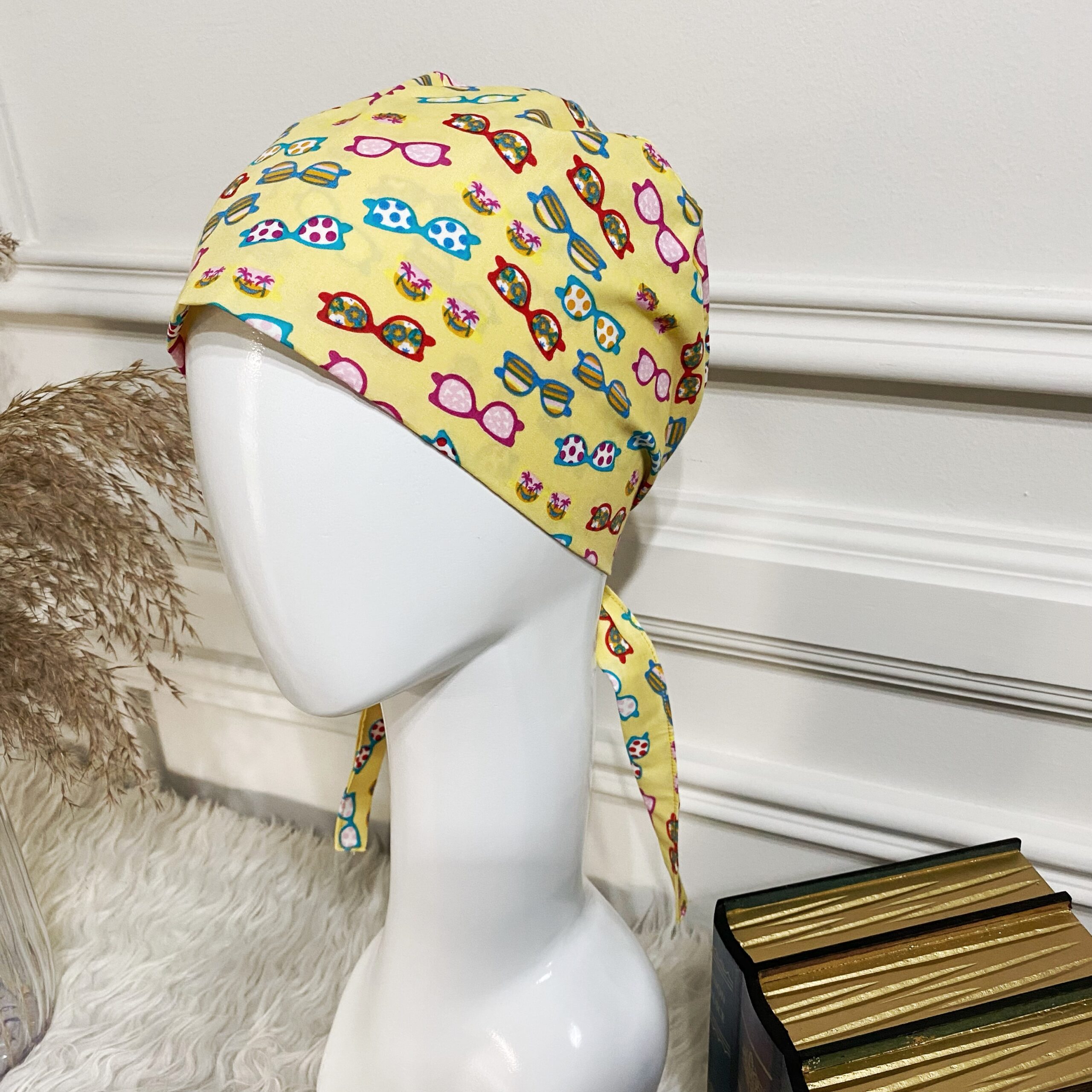 SCRUB CAP - YELLOW SUNGLASSES